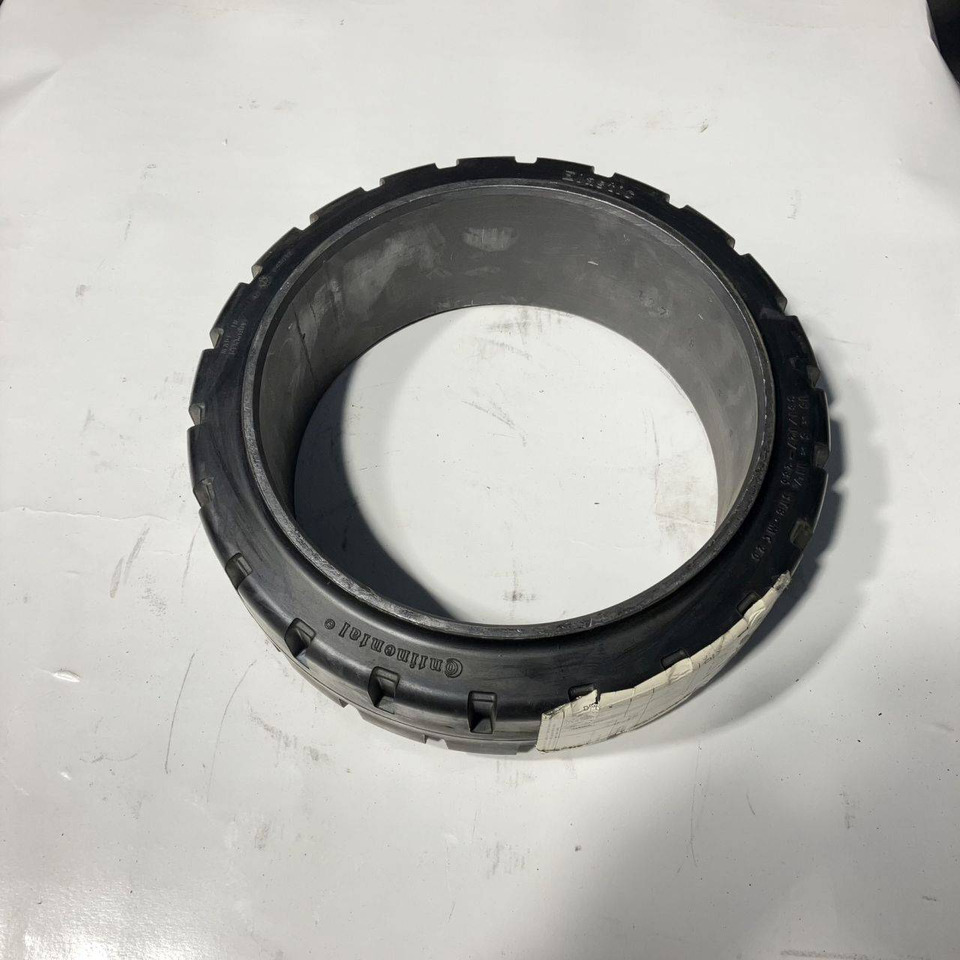 2x continental 15x5x11 1/4 tyres - Pneu pour Matériel de manutention: photos 1 2x continental 15x5x11 1/4 tyres - Pneu pour Matériel de manutention: photos 1