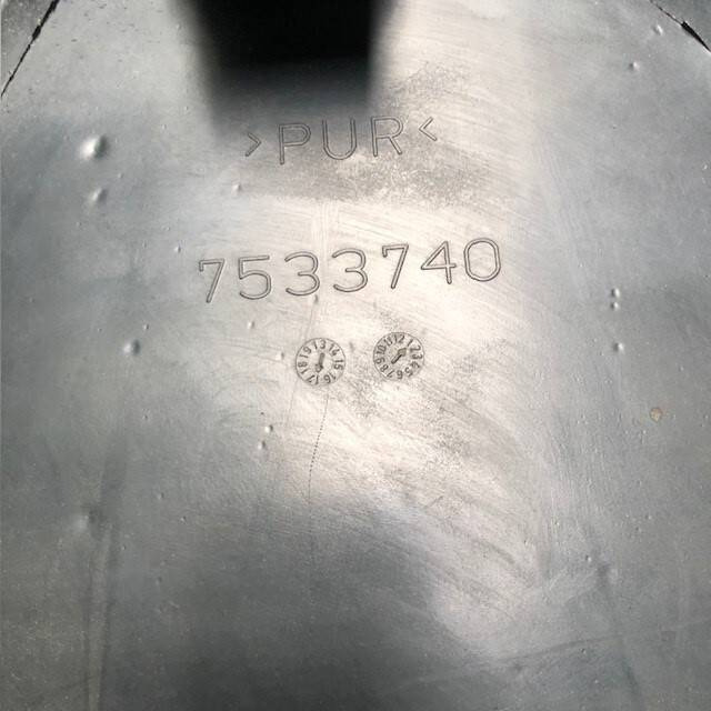 Arm rest right for Toyota BT - Carrosserie et extérieur pour Matériel de manutention: photos 4 Arm rest right for Toyota BT - Carrosserie et extérieur pour Matériel de manutention: photos 4