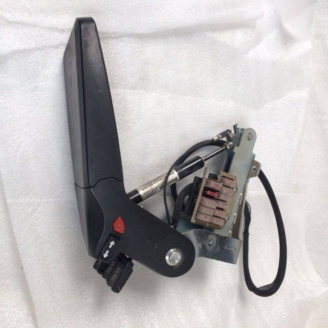 Armrest with many functions for Caterpillar - Système électrique pour Matériel de manutention: photos 5 Armrest with many functions for Caterpillar - Système électrique pour Matériel de manutention: photos 5