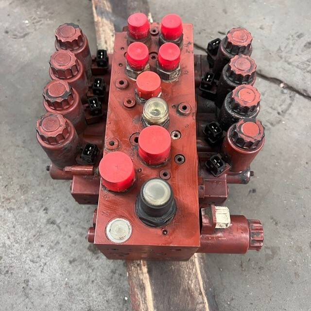 Hydraulic control valve VW12-M4 275bar - Valve hydraulique pour Matériel de manutention: photos 2 Hydraulic control valve VW12-M4 275bar - Valve hydraulique pour Matériel de manutention: photos 2