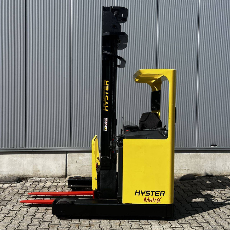 Hyster R1.4H - Chariot à mât rétractable: photos 3 Hyster R1.4H - Chariot à mât rétractable: photos 3