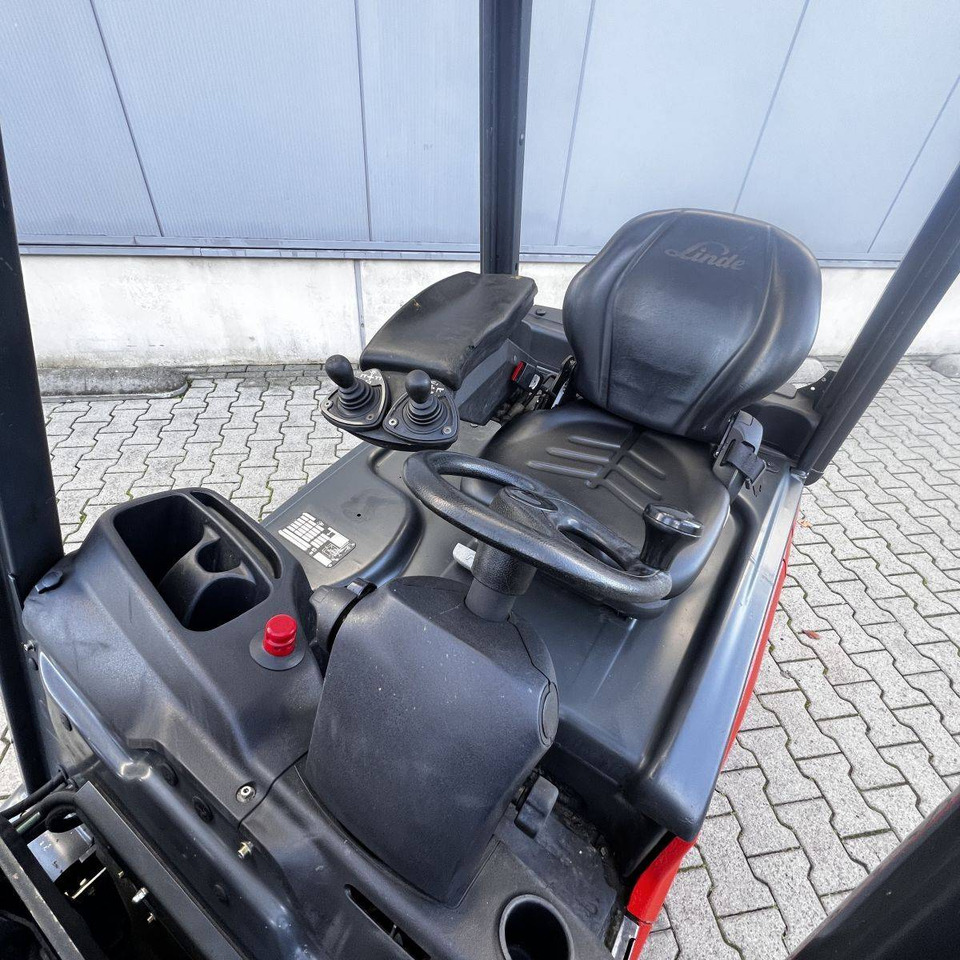 Linde E16 (386) - Chariot élévateur électrique: photos 3 Linde E16 (386) - Chariot élévateur électrique: photos 3