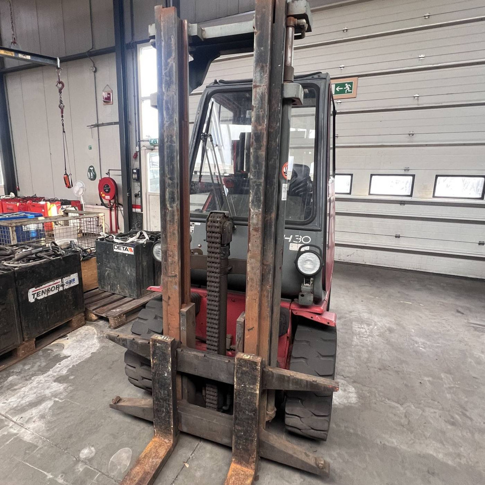 Linde H30T (351) - Chariot élévateur à gaz: photos 3 Linde H30T (351) - Chariot élévateur à gaz: photos 3