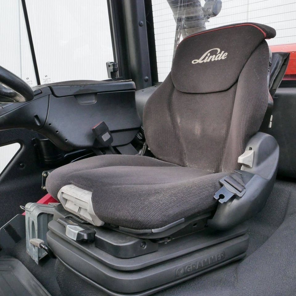 Linde H40T-02 EVO (394) - Chariot élévateur à gaz: photos 4 Linde H40T-02 EVO (394) - Chariot élévateur à gaz: photos 4