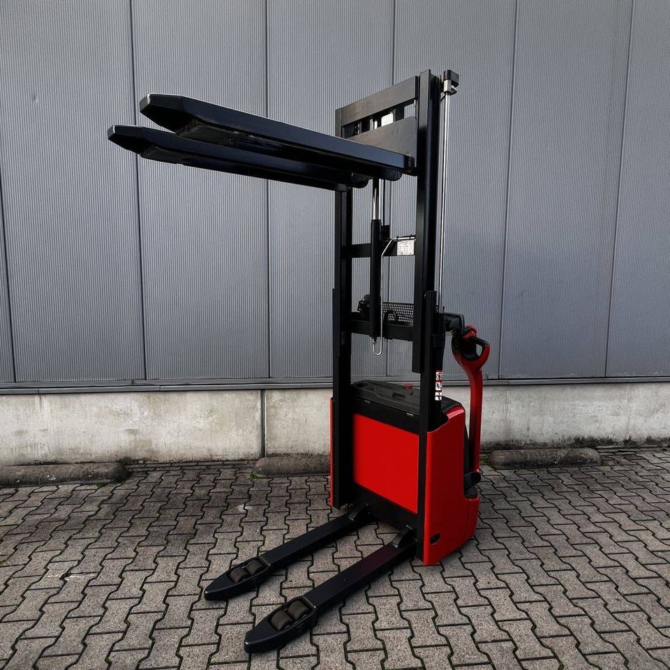 Linde L12 (1172) - Gerbeur: photos 3 Linde L12 (1172) - Gerbeur: photos 3