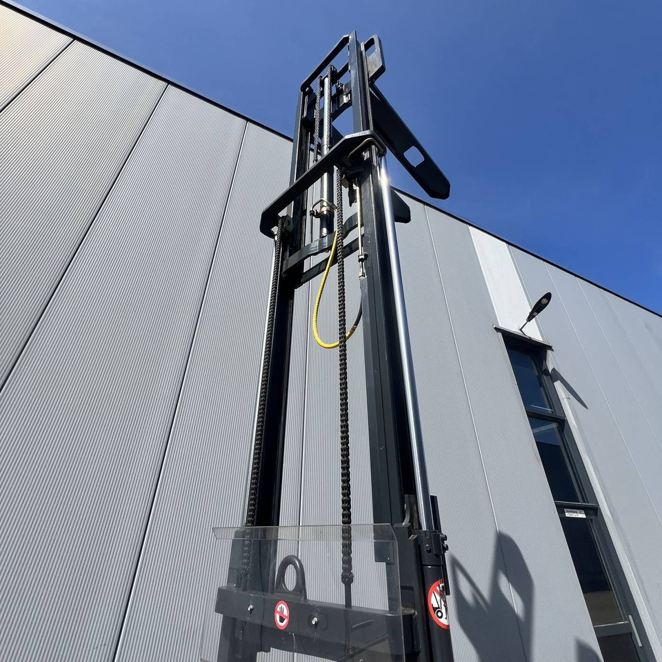 Linde L12 (379) - Gerbeur: photos 4 Linde L12 (379) - Gerbeur: photos 4