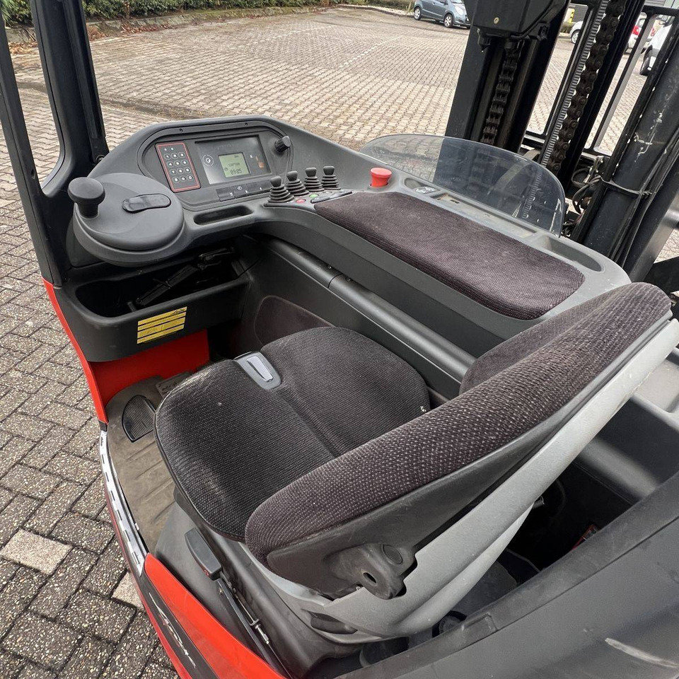 Linde R14HD (1120) - Chariot à mât rétractable: photos 5 Linde R14HD (1120) - Chariot à mât rétractable: photos 5