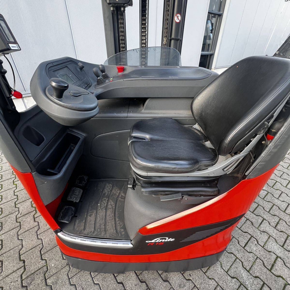 Linde R16 HD (1120) - Chariot à mât rétractable: photos 3 Linde R16 HD (1120) - Chariot à mât rétractable: photos 3