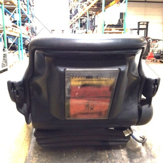 Motor cover with seat - Siège pour Matériel de manutention: photos 2 Motor cover with seat - Siège pour Matériel de manutention: photos 2