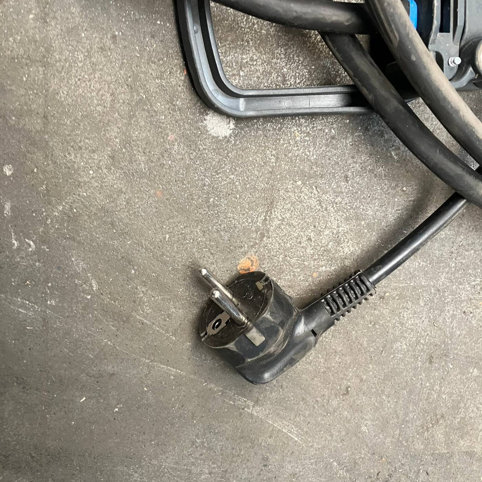 Tricom 24V/70A - Pièces de rechange pour Matériel de manutention: photos 2 Tricom 24V/70A - Pièces de rechange pour Matériel de manutention: photos 2