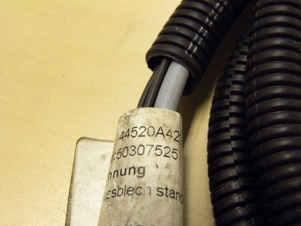 Wiring harness for the plate floor for Jungheinrich - Câble/ Fil pour Matériel de manutention: photos 3 Wiring harness for the plate floor for Jungheinrich - Câble/ Fil pour Matériel de manutention: photos 3