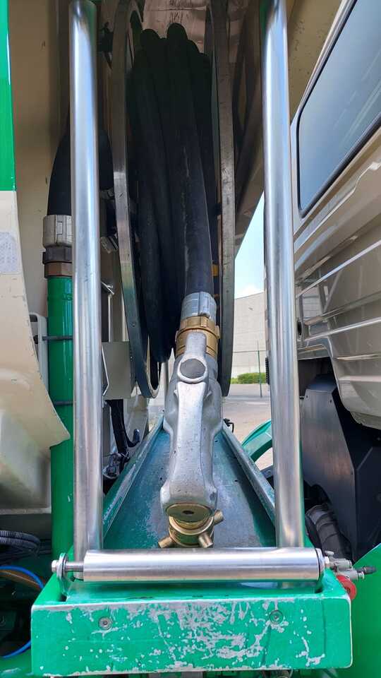 MERCEDES AXOR - Camion citerne: photos 5 MERCEDES AXOR - Camion citerne: photos 5