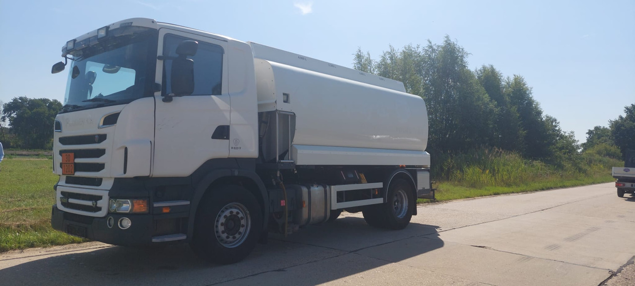 SCANIA - Camion citerne: photos 1 SCANIA - Camion citerne: photos 1