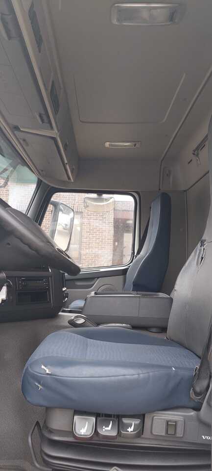 VOLVO FM - Camion citerne: photos 5 VOLVO FM - Camion citerne: photos 5