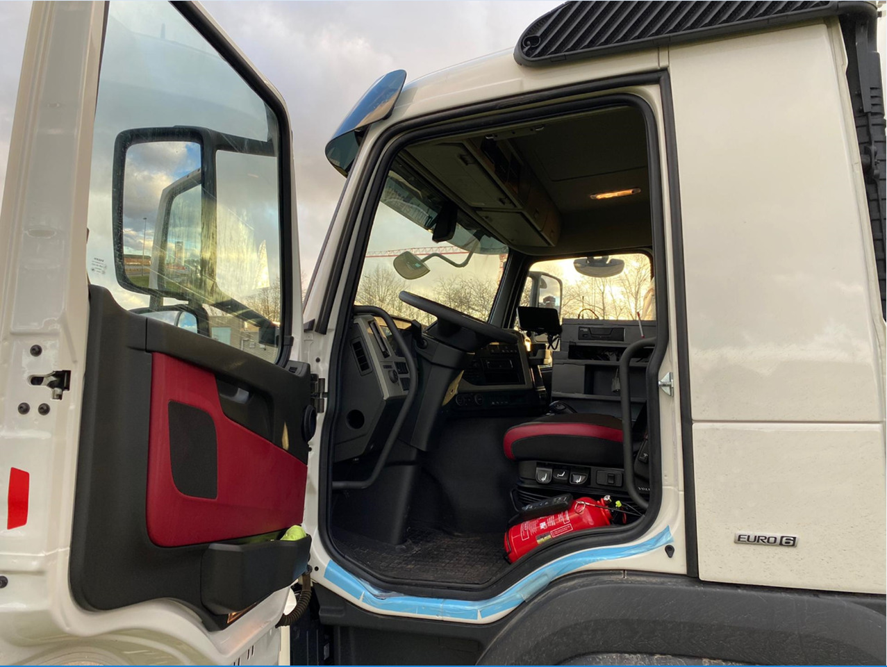 VOLVO FM - Camion citerne: photos 2 VOLVO FM - Camion citerne: photos 2