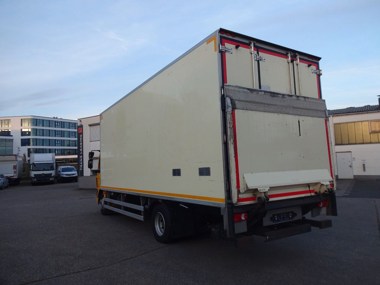 DAF LF 230, 12 T, LBW, Türen, Klima, Automat, Kamera - Camion frigorifique: photos 5 DAF LF 230, 12 T, LBW, Türen, Klima, Automat, Kamera - Camion frigorifique: photos 5