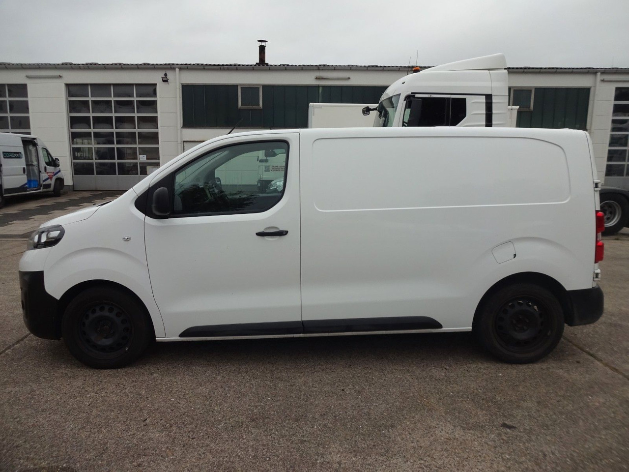 Opel Vivaro Kasten L1H1, Klima, PDC, - Fourgonnette: photos 3 Opel Vivaro Kasten L1H1, Klima, PDC, - Fourgonnette: photos 3