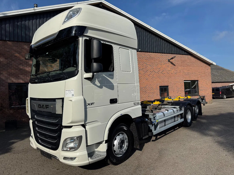 DAF XF 480 6X2 SSC FAR BDF Retarder 2x AHK 7.82 Multiwechseler - Camion porte-conteneur/ Caisse mobile: photos 1 DAF XF 480 6X2 SSC FAR BDF Retarder 2x AHK 7.82 Multiwechseler - Camion porte-conteneur/ Caisse mobile: photos 1