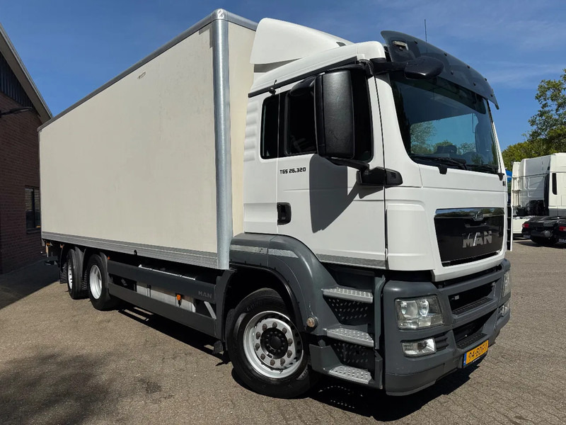 MAN TGS 26.320 EEV Koffer Stuuras AHK 3.000KG LBW 337.340KM! NL TRUCK - Camion fourgon: photos 4 MAN TGS 26.320 EEV Koffer Stuuras AHK 3.000KG LBW 337.340KM! NL TRUCK - Camion fourgon: photos 4