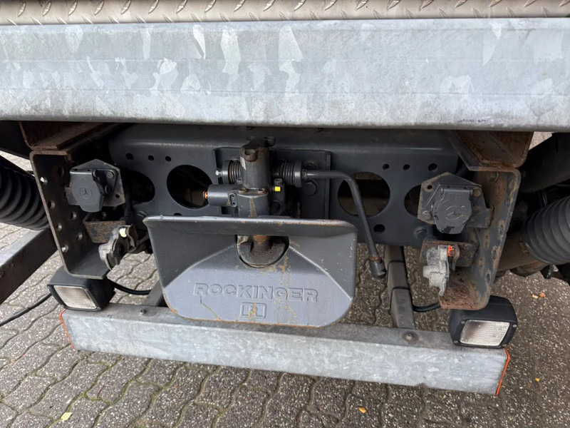 Mercedes-Benz Antos 1930 Frigoblock Dual temp 3 compartiments LBW AHK 319.640KM EURO 6 NL Truck! - Camion isothermique: photos 5 Mercedes-Benz Antos 1930 Frigoblock Dual temp 3 compartiments LBW AHK 319.640KM EURO 6 NL Truck! - Camion isothermique: photos 5