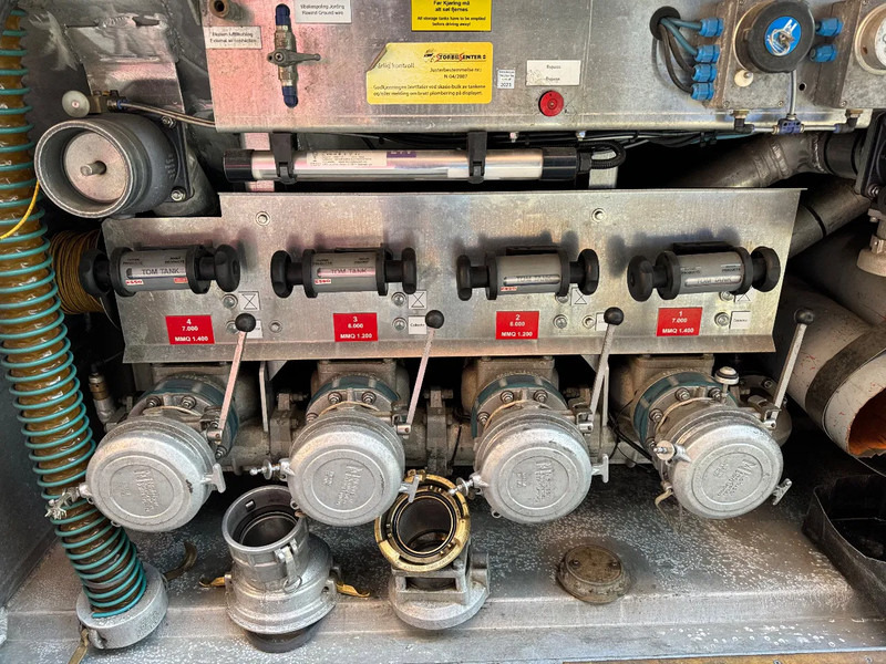 ROHR FUEL Kraftstoff Benzin/Diesel 26.000L 4 Rooms ADR Pump - Remorque agricole: photos 5 ROHR FUEL Kraftstoff Benzin/Diesel 26.000L 4 Rooms ADR Pump - Remorque agricole: photos 5