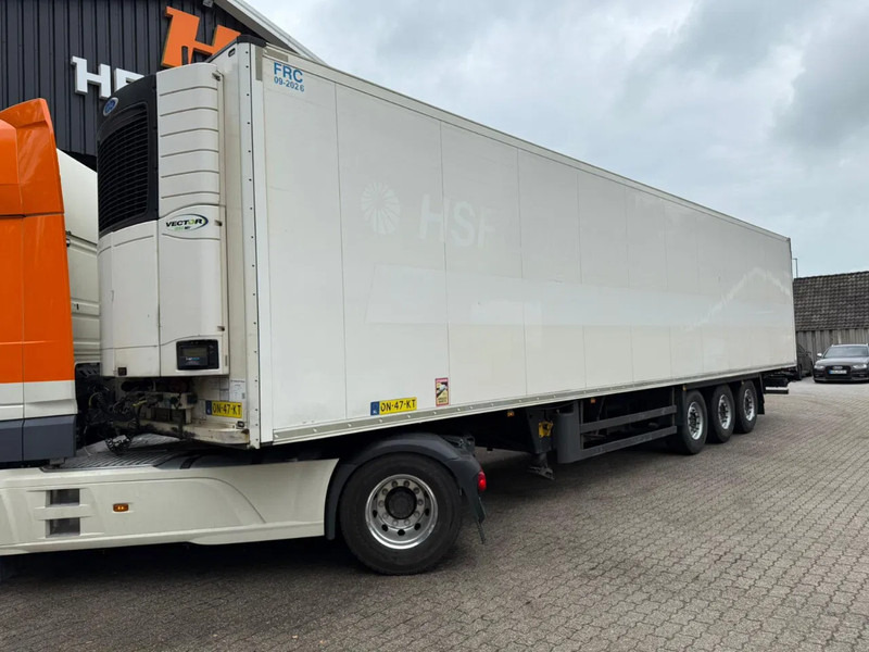 Schmitz Cargobull SKO 24 5x Vleeshaken Rohrbahnen Fleisch Carrier Vector 1950 MT NL Trailer - Semi-remorque isothermique: photos 1 Schmitz Cargobull SKO 24 5x Vleeshaken Rohrbahnen Fleisch Carrier Vector 1950 MT NL Trailer - Semi-remorque isothermique: photos 1