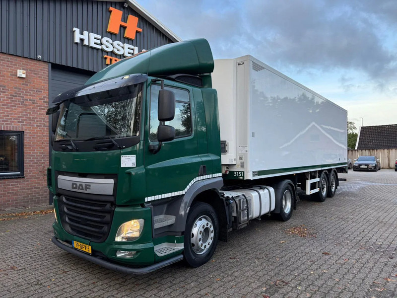 DAF CF 290 + HTF Koeloplegger PTO Powered koelmotor Dhollandia 3000KG NL Truck/Trailer 470.496KM - Tracteur routier: photos 1 DAF CF 290 + HTF Koeloplegger PTO Powered koelmotor Dhollandia 3000KG NL Truck/Trailer 470.496KM - Tracteur routier: photos 1