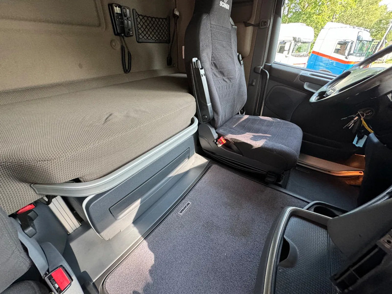 Scania R520 V8 6X2 Topline Retarder 2x tank NL Truck — crédit-bail Scania R520 V8 6X2 Topline Retarder 2x tank NL Truck: photos 16 Scania R520 V8 6X2 Topline Retarder 2x tank NL Truck — crédit-bail Scania R520 V8 6X2 Topline Retarder 2x tank NL Truck: photos 16