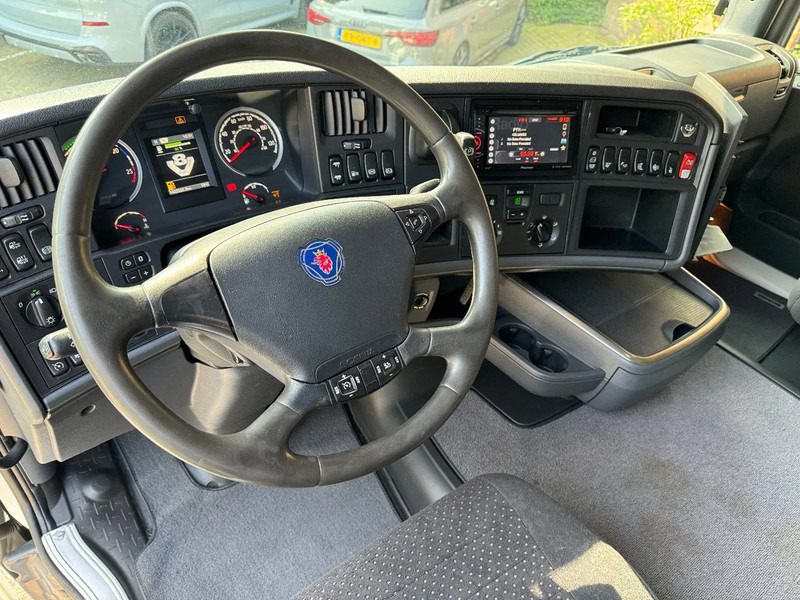 Scania R520 V8 6X2 Topline Retarder 2x tank NL Truck — crédit-bail Scania R520 V8 6X2 Topline Retarder 2x tank NL Truck: photos 19 Scania R520 V8 6X2 Topline Retarder 2x tank NL Truck — crédit-bail Scania R520 V8 6X2 Topline Retarder 2x tank NL Truck: photos 19