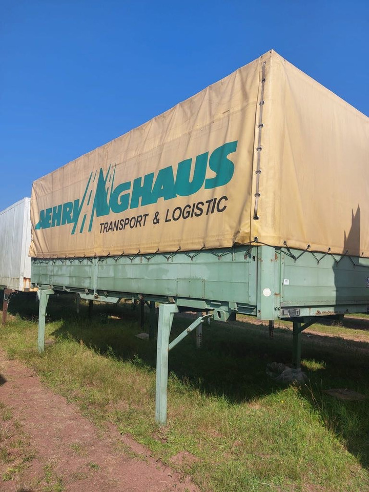 Kögel BDF-System, 7.450 mm lang, Heck: niedrige Türen - Carrosserie bâchee: photos 5 Kögel BDF-System, 7.450 mm lang, Heck: niedrige Türen - Carrosserie bâchee: photos 5