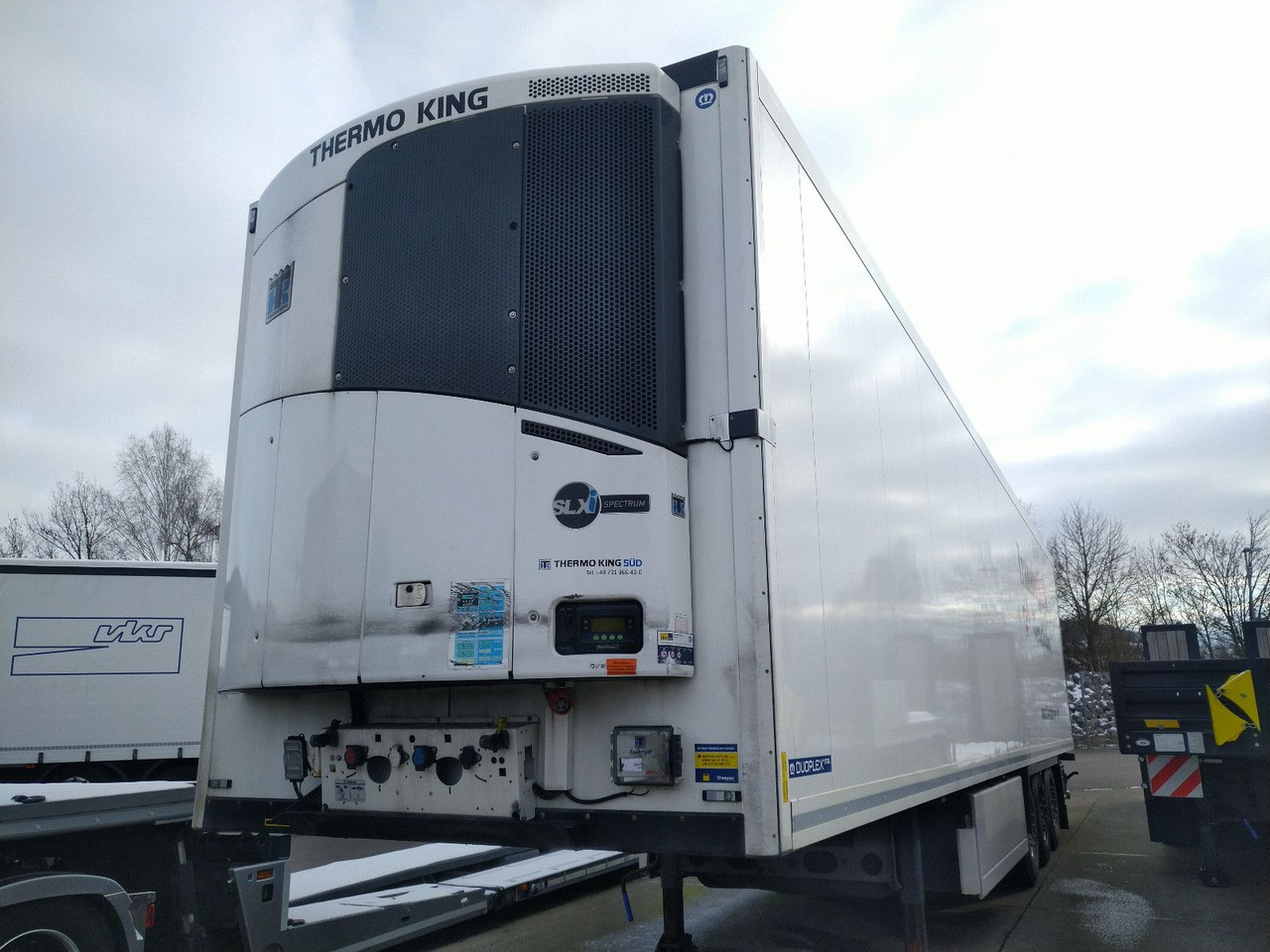 Krone SDR27eL4-MT Blumen BiTemp TK SLXi Double Rolltor - Semi-remorque fourgon: photos 4 Krone SDR27eL4-MT Blumen BiTemp TK SLXi Double Rolltor - Semi-remorque fourgon: photos 4