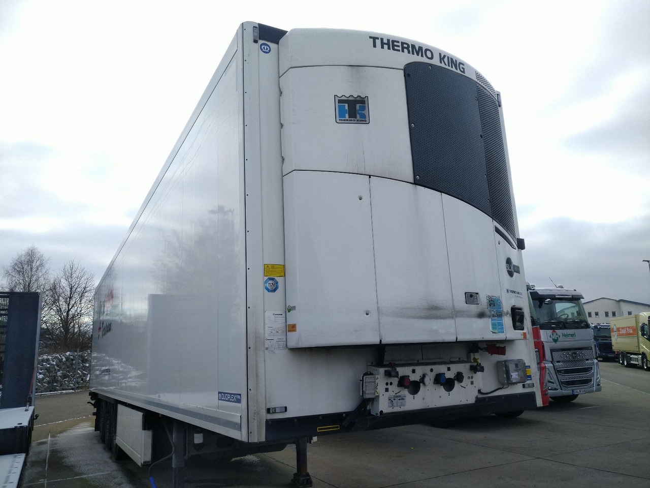 Krone SDR27eL4-MT Blumen BiTemp TK SLXi Double Rolltor - Semi-remorque fourgon: photos 5 Krone SDR27eL4-MT Blumen BiTemp TK SLXi Double Rolltor - Semi-remorque fourgon: photos 5