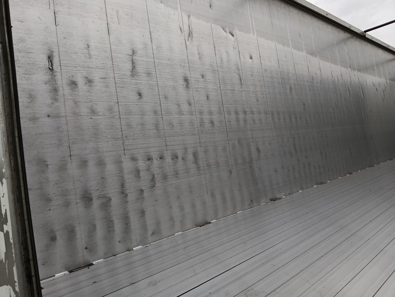 Semi-remorque à fond mouvant Reisch RSBS35/24LK 92m3WalkingFloor SAF Disc Boden Top: photos 8 Semi-remorque à fond mouvant Reisch RSBS35/24LK 92m3WalkingFloor SAF Disc Boden Top: photos 8