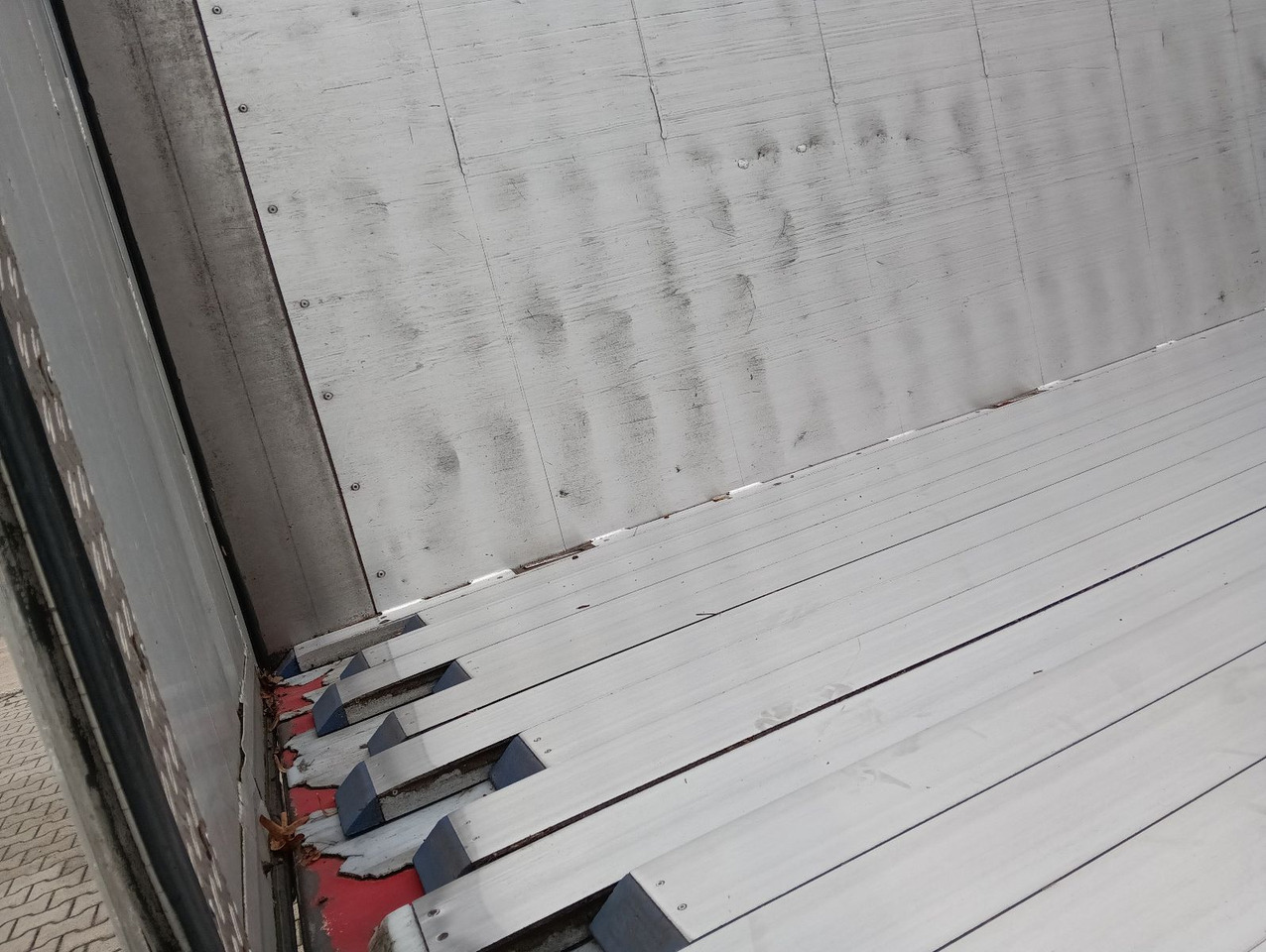 Semi-remorque à fond mouvant Reisch RSBS35/24LK 92m3WalkingFloor SAF Disc Boden Top: photos 9 Semi-remorque à fond mouvant Reisch RSBS35/24LK 92m3WalkingFloor SAF Disc Boden Top: photos 9