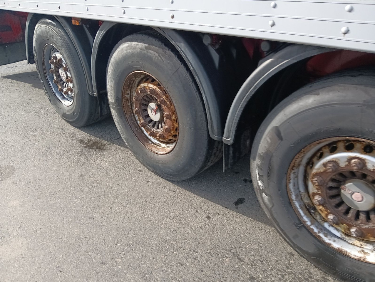 Semi-remorque à fond mouvant Reisch RSBS35/24LK 92m3WalkingFloor SAF Disc Boden Top: photos 23 Semi-remorque à fond mouvant Reisch RSBS35/24LK 92m3WalkingFloor SAF Disc Boden Top: photos 23