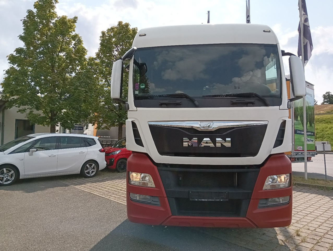 MAN TGX 18:440 BLS INTARDER Vollspoiler Reifen70-90% MAN TGX 18:440 BLS INTARDER Vollspoiler Reifen70-90% - Tracteur routier: photos 2 MAN TGX 18:440 BLS INTARDER Vollspoiler Reifen70-90% MAN TGX 18:440 BLS INTARDER Vollspoiler Reifen70-90% - Tracteur routier: photos 2
