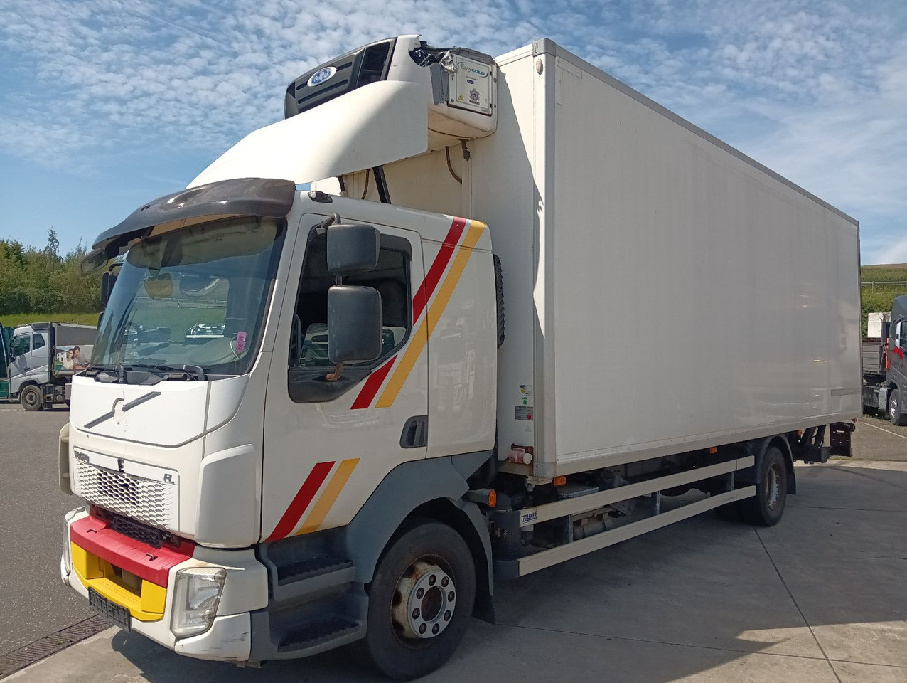 Volvo FL250 4x2R 14t CarrierSupra650 7,3m LBW1.5tKlima - Camion frigorifique: photos 2 Volvo FL250 4x2R 14t CarrierSupra650 7,3m LBW1.5tKlima - Camion frigorifique: photos 2