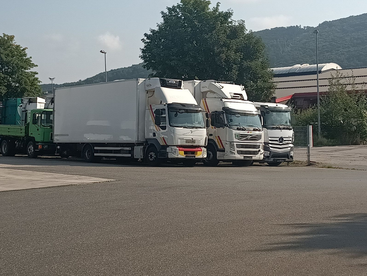 Volvo FM13-460 EEV 6x2R CarrierSupra550 7,3m LBW1.5t - Camion frigorifique: photos 4 Volvo FM13-460 EEV 6x2R CarrierSupra550 7,3m LBW1.5t - Camion frigorifique: photos 4