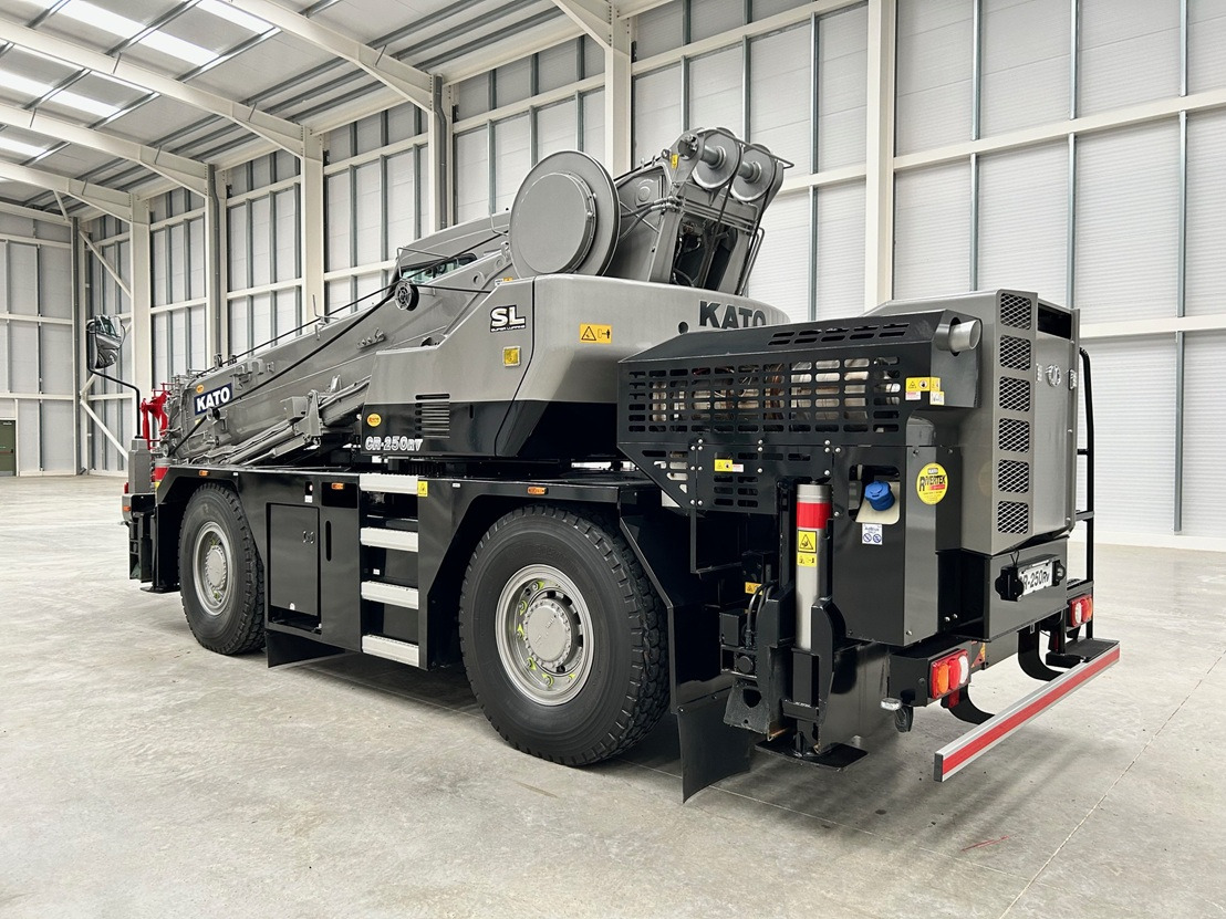 KATO CR-250Rv , 25 Ton City Crane with Only 1,991 hours - Grue mobile: photos 4 KATO CR-250Rv , 25 Ton City Crane with Only 1,991 hours - Grue mobile: photos 4