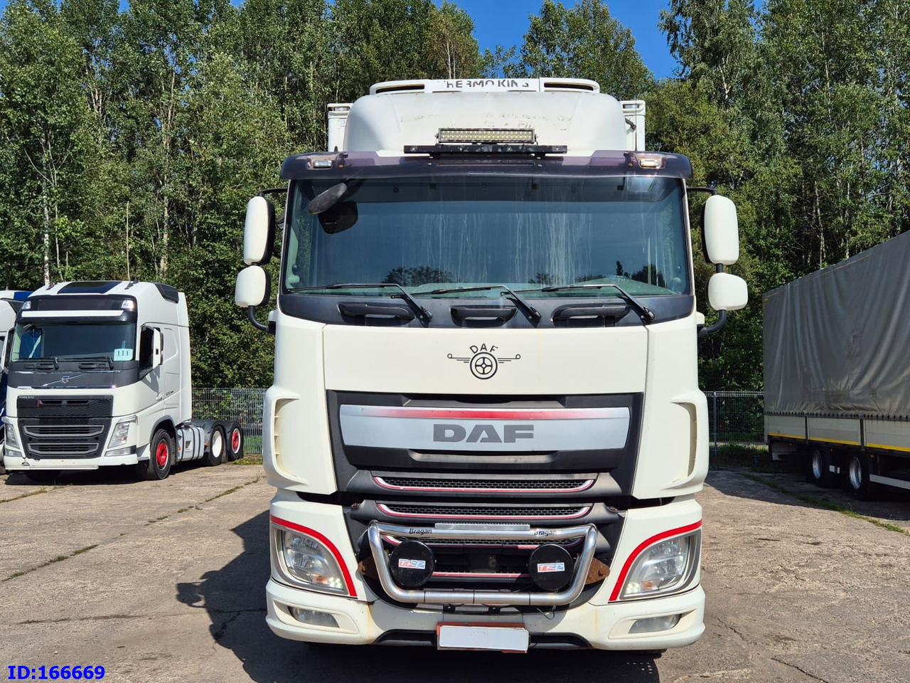 DAF XF 106.460 FAR 6X2 Euro6 - Camion frigorifique: photos 2 DAF XF 106.460 FAR 6X2 Euro6 - Camion frigorifique: photos 2