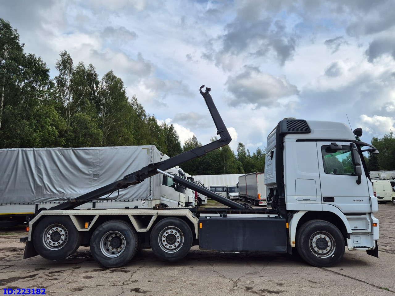 MERCEDES-BENZ Actros 2551 8x2 V8 Retarder - Camion ampliroll: photos 5 MERCEDES-BENZ Actros 2551 8x2 V8 Retarder - Camion ampliroll: photos 5