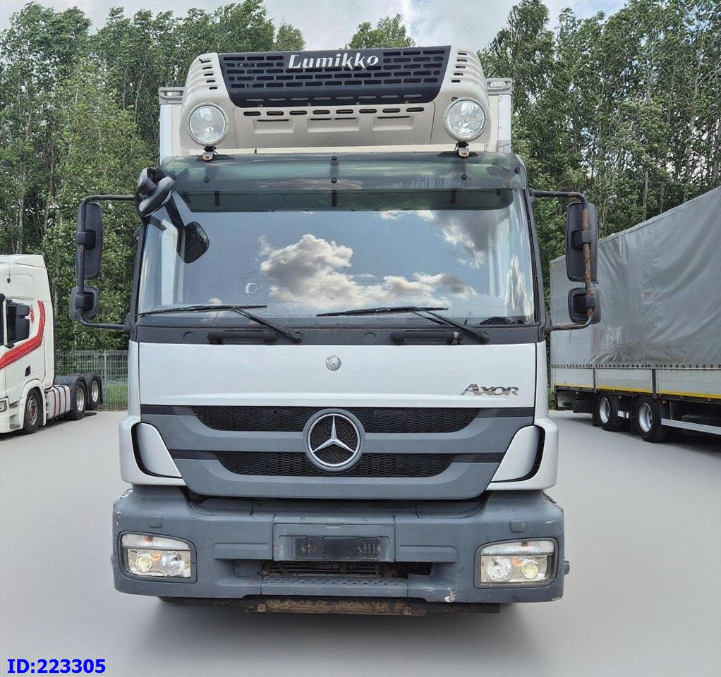 MERCEDES-BENZ Axor 1829 Euro5 Manual + Tail lift - Camion frigorifique: photos 2 MERCEDES-BENZ Axor 1829 Euro5 Manual + Tail lift - Camion frigorifique: photos 2