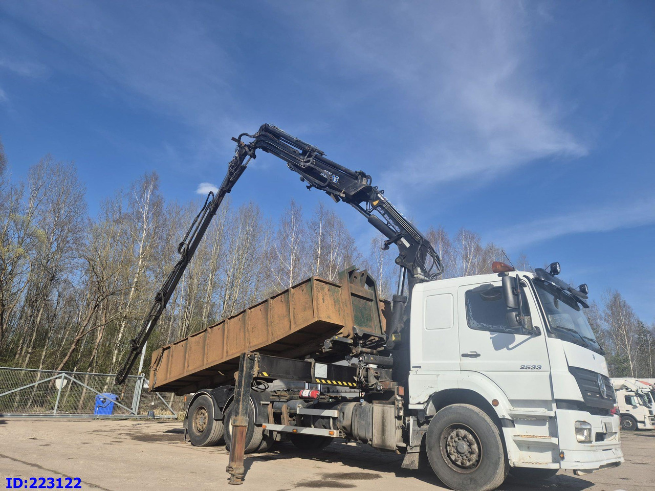 MERCEDES-BENZ Axor 2533 6x2 + Atlas 332.3E Crane - Camion benne: photos 4 MERCEDES-BENZ Axor 2533 6x2 + Atlas 332.3E Crane - Camion benne: photos 4