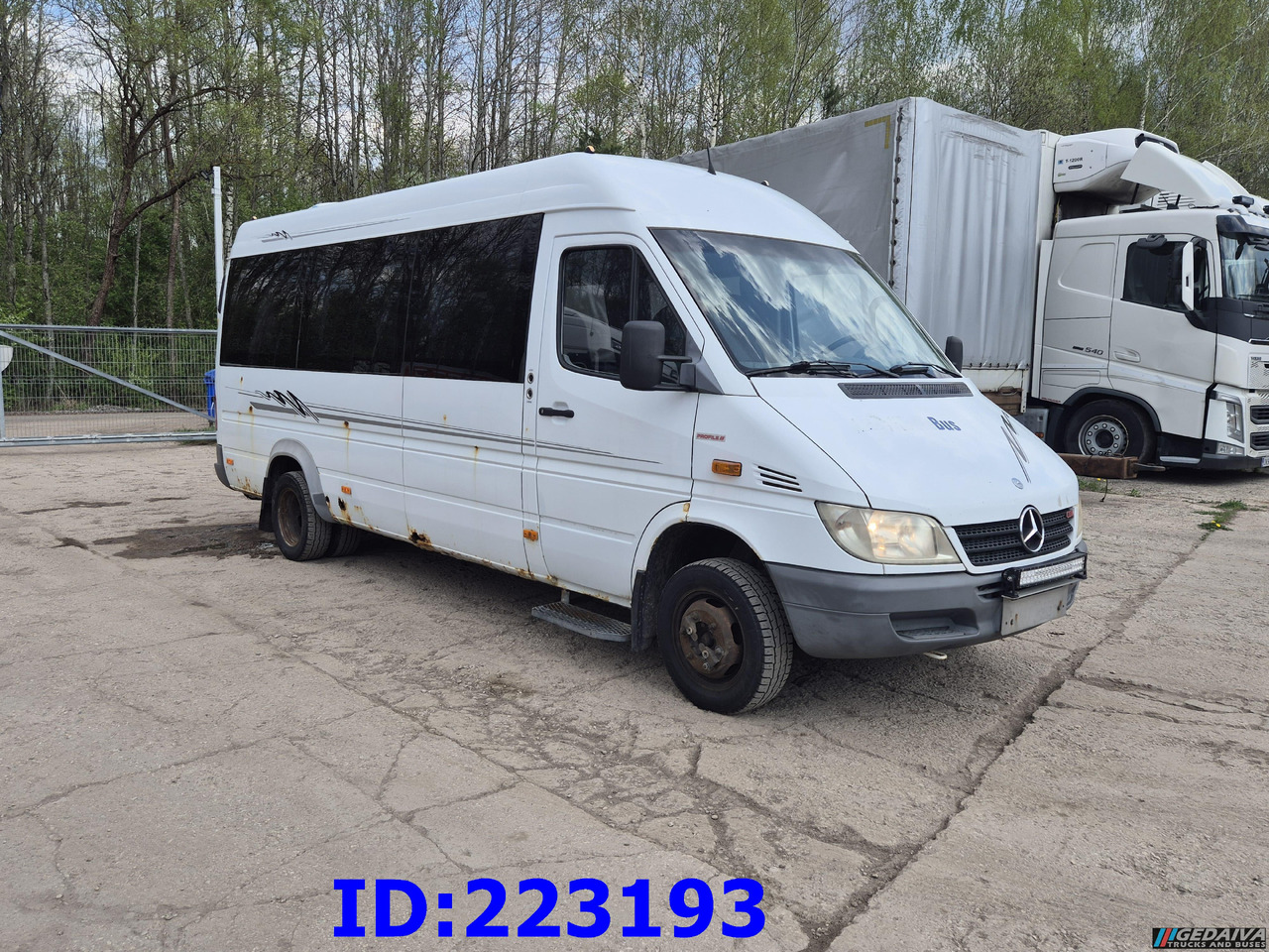 MERCEDES-BENZ Sprinter 416 VIP AC 17-seater - Autocar: photos 4 MERCEDES-BENZ Sprinter 416 VIP AC 17-seater - Autocar: photos 4
