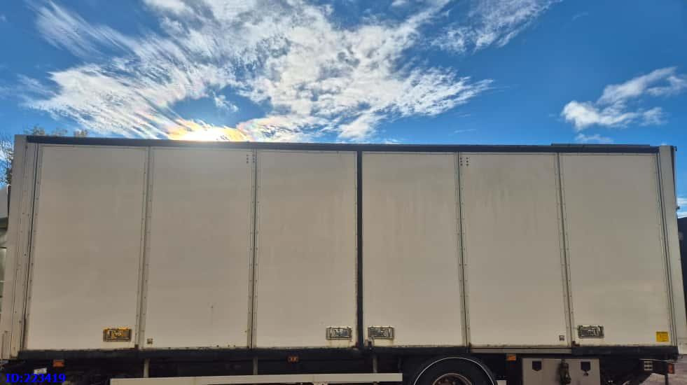 Open side box - 54,4 m3 - Carrosserie fourgon: photos 1 Open side box - 54,4 m3 - Carrosserie fourgon: photos 1