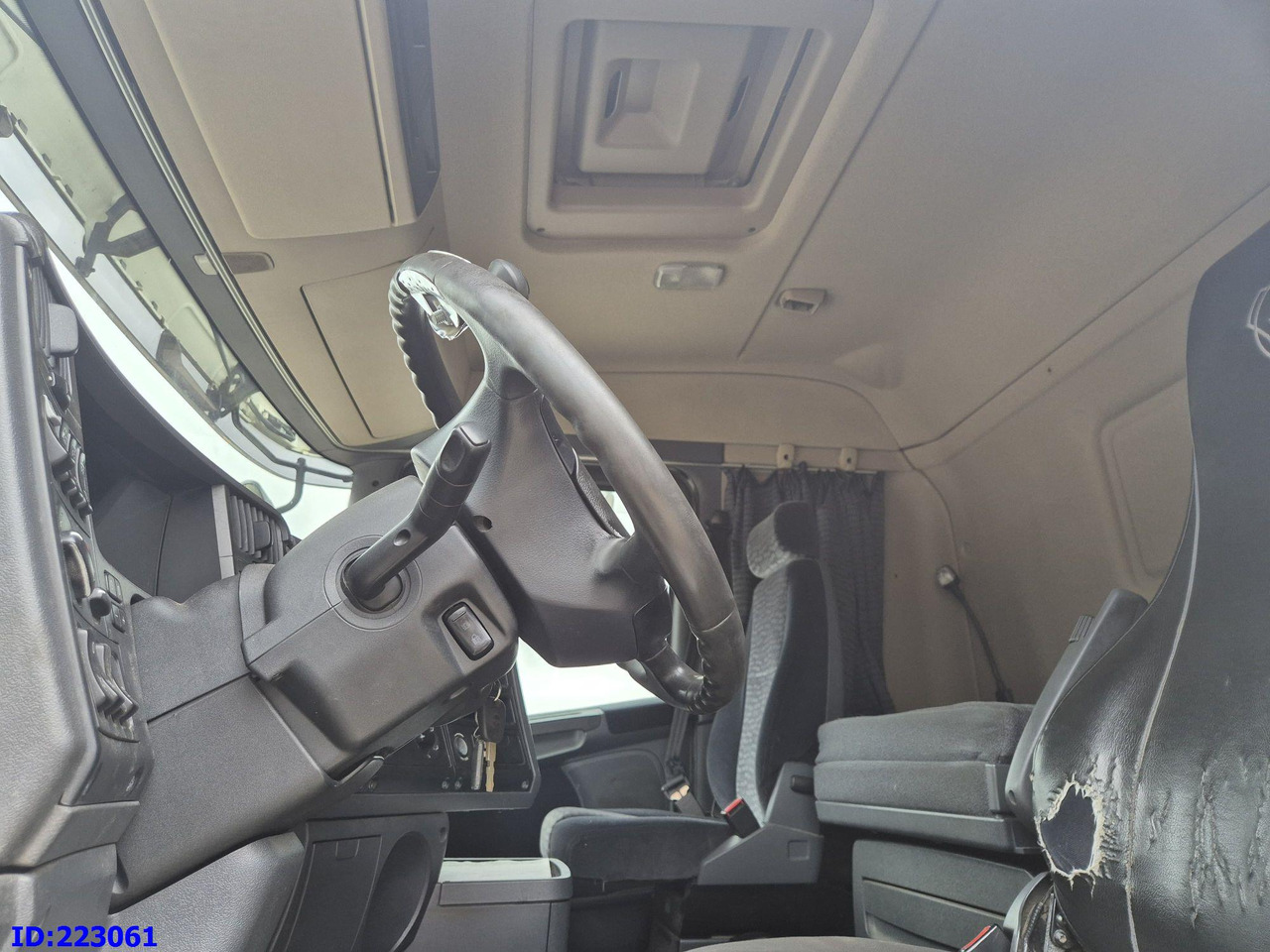 Châssis cabine SCANIA R480 6X2  3 Pedals: photos 9