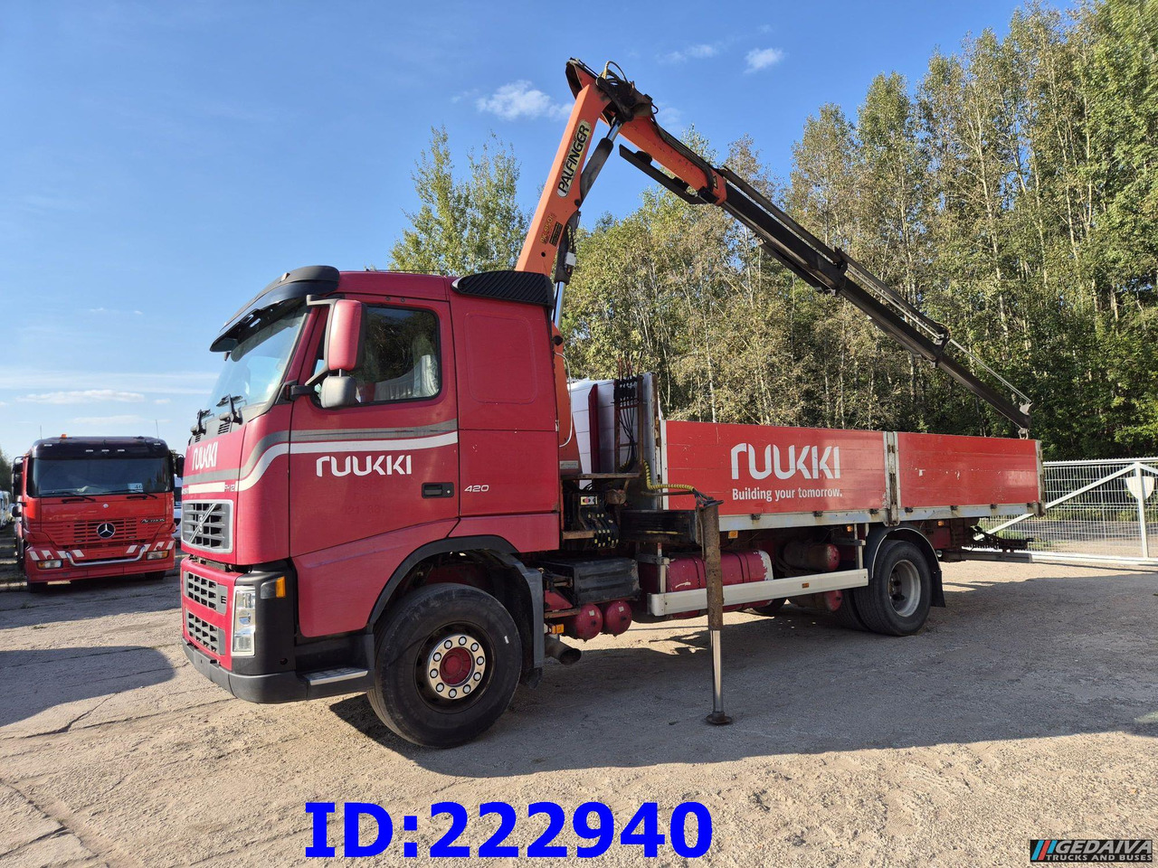 VOLVO FH12 420HP + Crane Palfinger PK9501 - Camion plateau: photos 1 VOLVO FH12 420HP + Crane Palfinger PK9501 - Camion plateau: photos 1