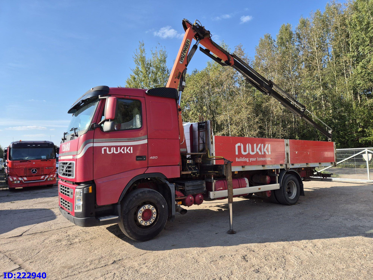 VOLVO FH12 420HP + Crane Palfinger PK9501 - Camion plateau: photos 1 VOLVO FH12 420HP + Crane Palfinger PK9501 - Camion plateau: photos 1