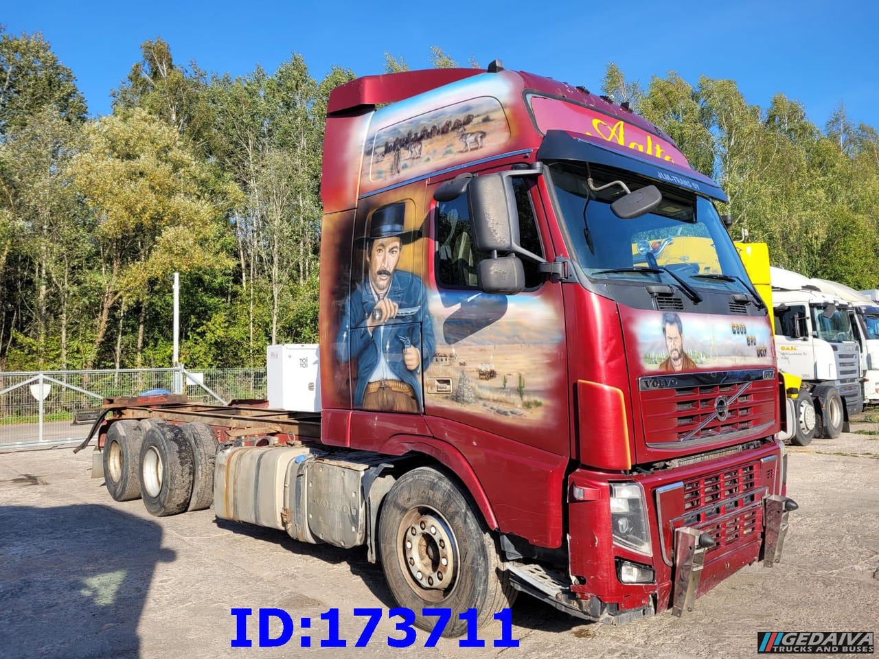 VOLVO FH16 700HP 6x4 Euro5 - Châssis cabine: photos 4 VOLVO FH16 700HP 6x4 Euro5 - Châssis cabine: photos 4