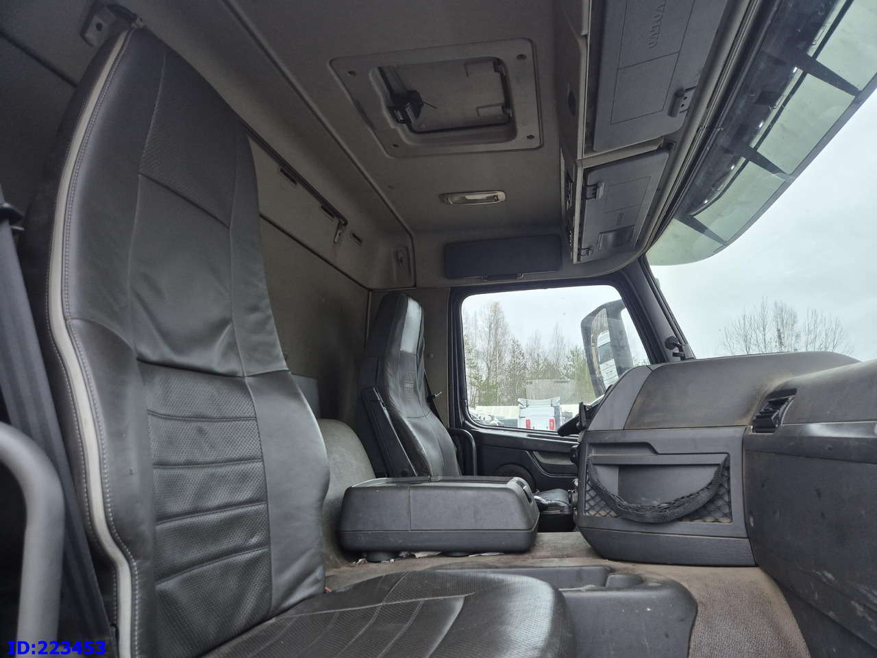 Camion citerne VOLVO FM11 450HP 6x2 TANK 16000 l / VACUUM JUROP PR 150 / ASENIZACYJNY / Euro5 / Steering Axle: photos 20 Camion citerne VOLVO FM11 450HP 6x2 TANK 16000 l / VACUUM JUROP PR 150 / ASENIZACYJNY / Euro5 / Steering Axle: photos 20